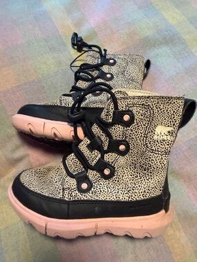 Kids Sorel Leopard Print Lace-Up Boots with Pink Sole (waterproof) size 11